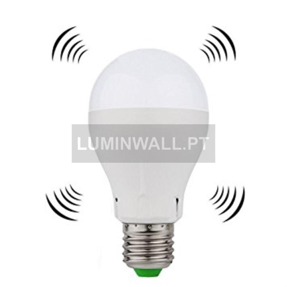 Lâmpada LED E27 Standard 10W 2700K com Sensor