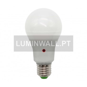 Lâmpada LED A65 12W E27 com Sensor Crepuscular 6500K